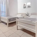 Mike's ניי פורי