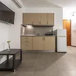 Mike's * 尼欧波洛伊